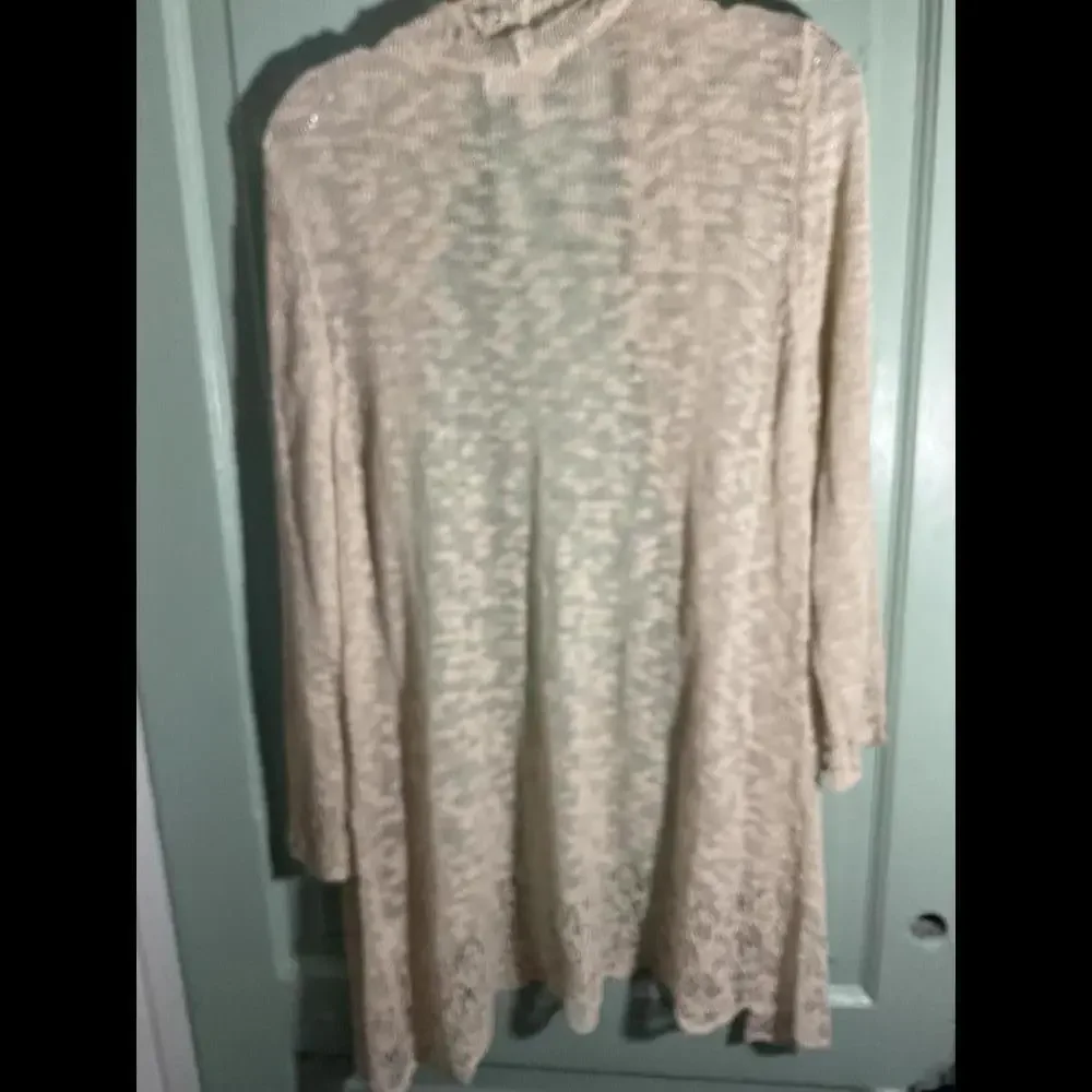 Lightweight Open Knit  Delicate With Scalloped edges  Size 2X - Picture 9 of 12
